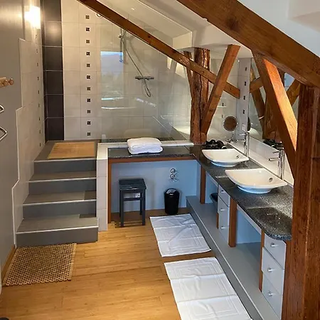 Des Hauts De La Piquante Pierre Bed & Breakfast *