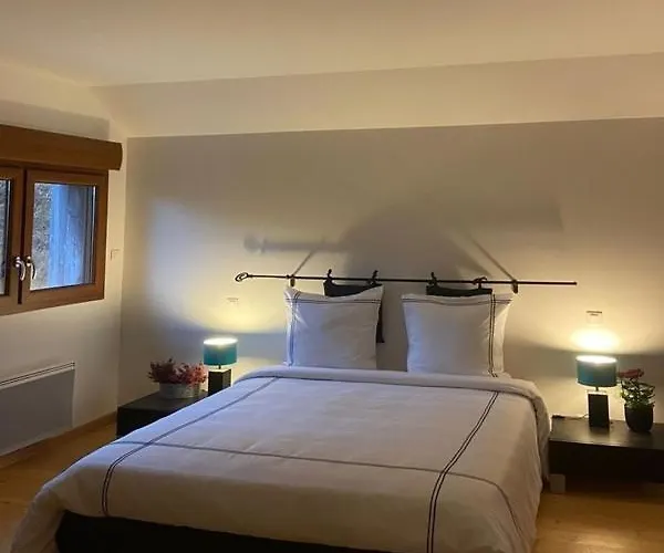 Des Hauts De La Piquante Pierre *